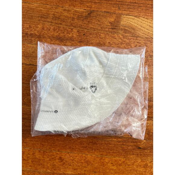 NWT Lululemon Corduroy Bucket Hat in Color Bone main image 6